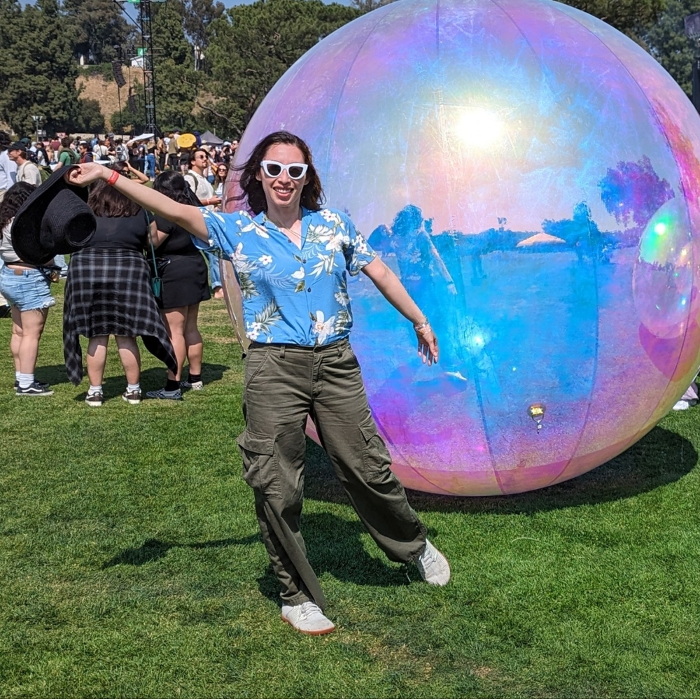 Meet your Posher, Adriana!